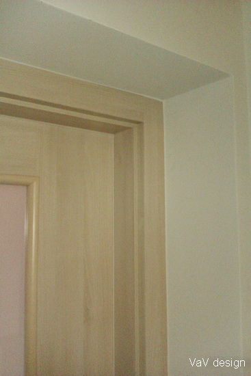 detail zapustenia obloženia zárubne v hrubom múre