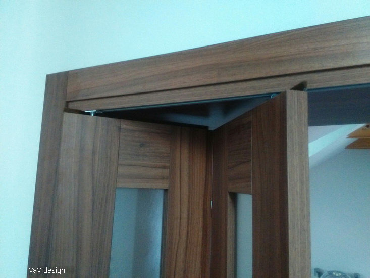 zlamovacie dvere detail